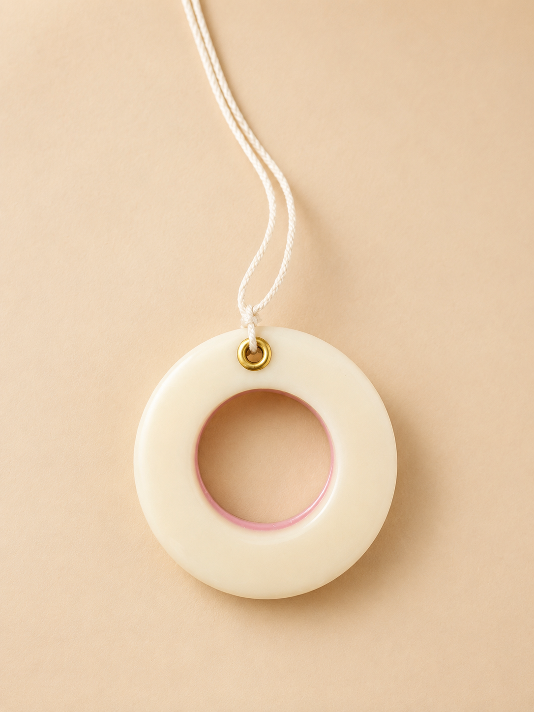 Donut wax sachet