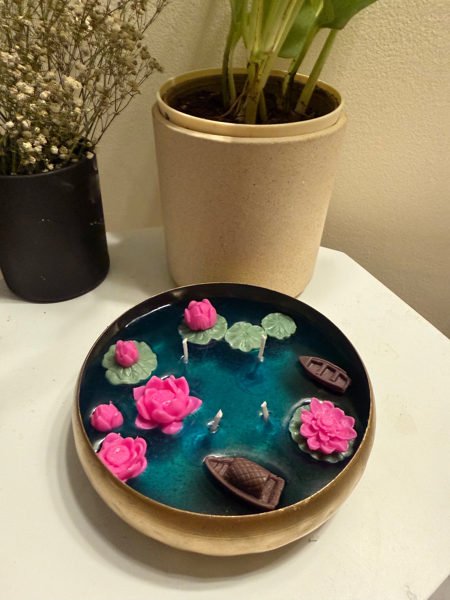 Lotus Lake Urli Candle