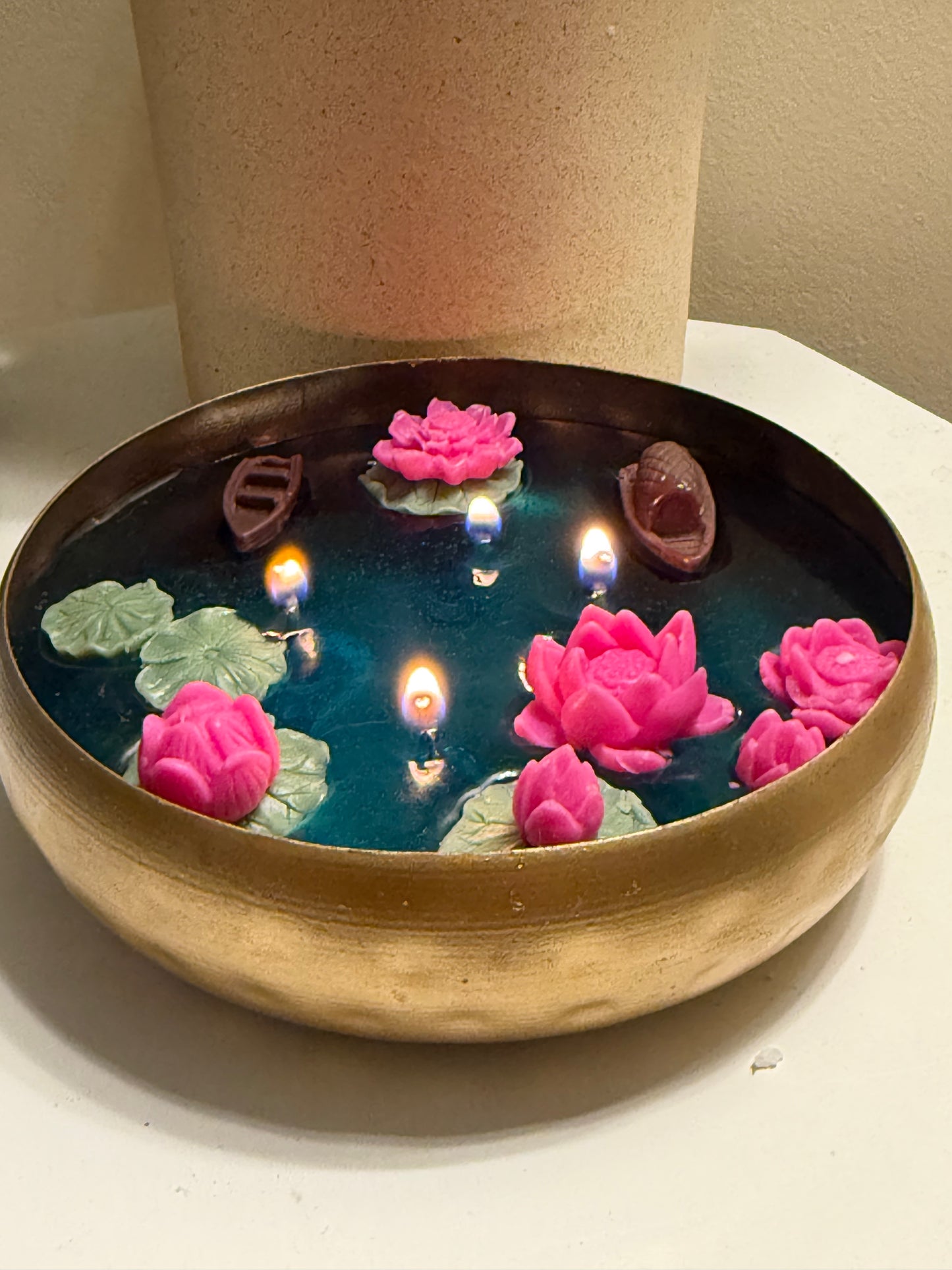 Lotus Lake Urli Candle